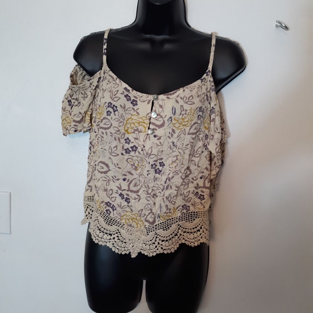Wet Seal cream and purple floral cold shoulder top - Picture 3 of 6